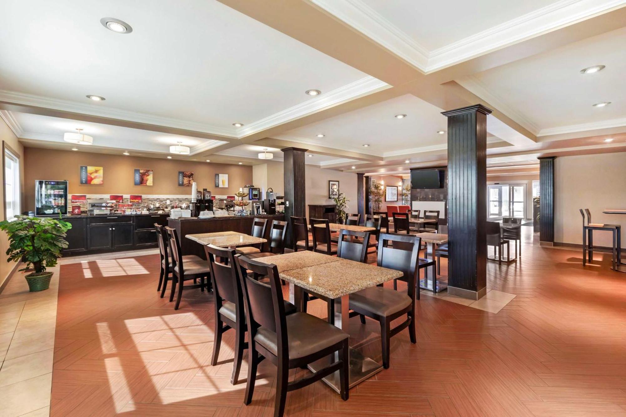 Best Western Plus Peace River Hotel & Suites Exteriör bild