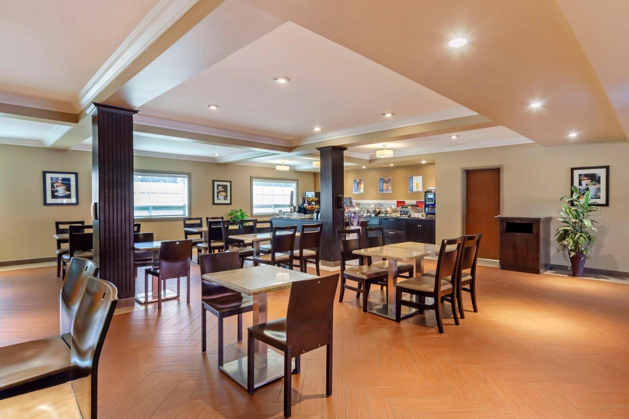 Best Western Plus Peace River Hotel & Suites Exteriör bild